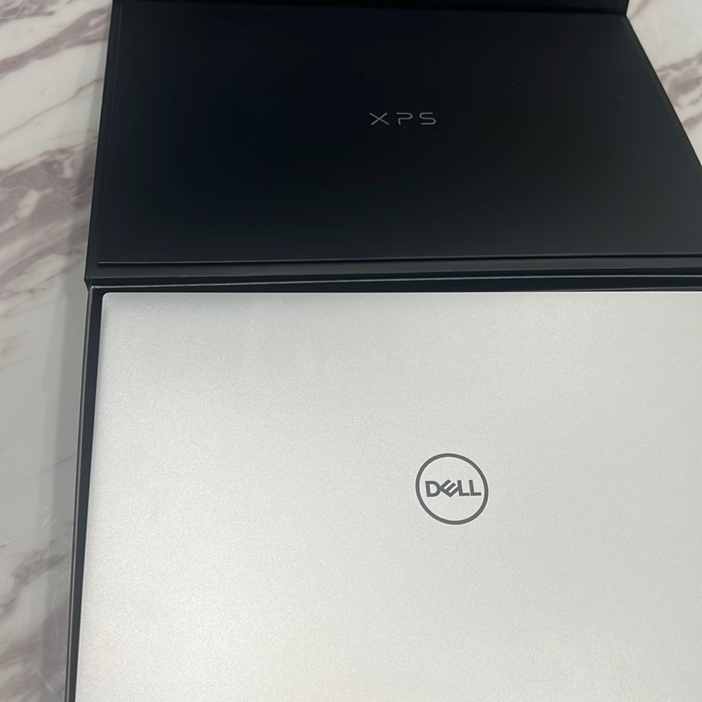 Dell Laptop 17 Inch intel i9
